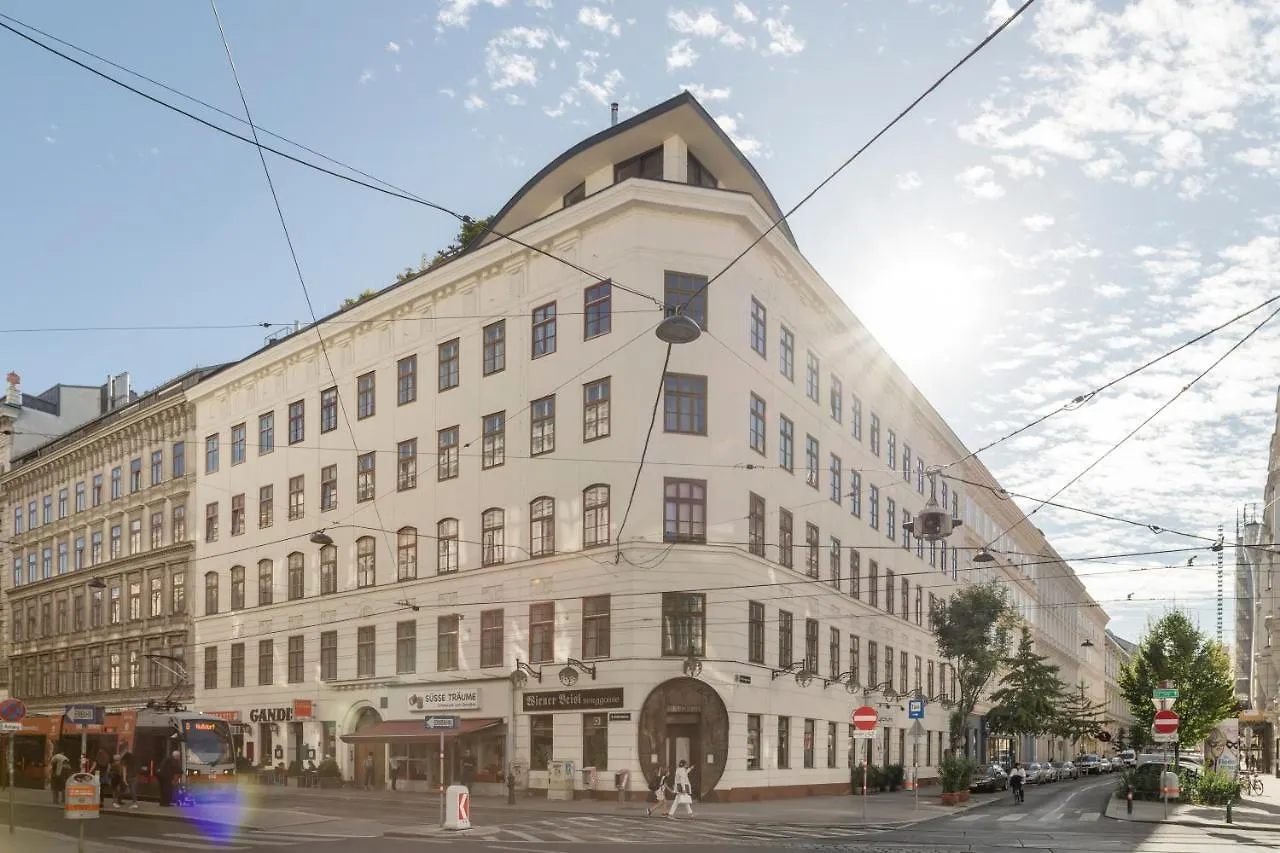 Sigmund Freud Lounge Apartment Vienna Austria